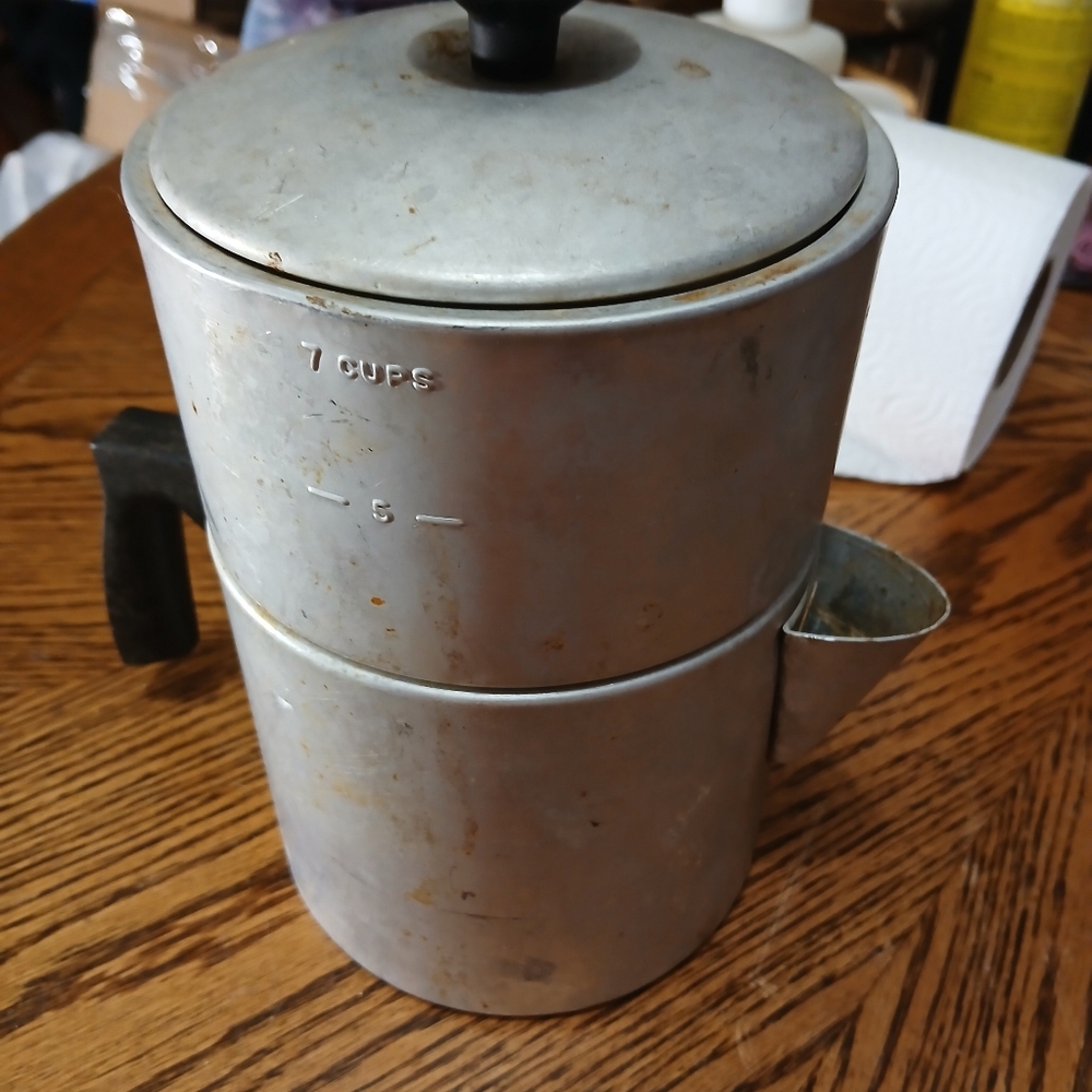 Mirro. 1950's Antique Coffee Maker Aluminum, 8 In.height, 5 In. Diameter/width - Picture 2 of 10